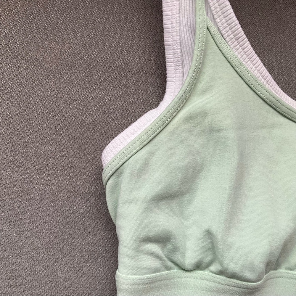 Alo Yoga Alosoft Better Together Bra Spearmint/White S - Picture 6 of 10
